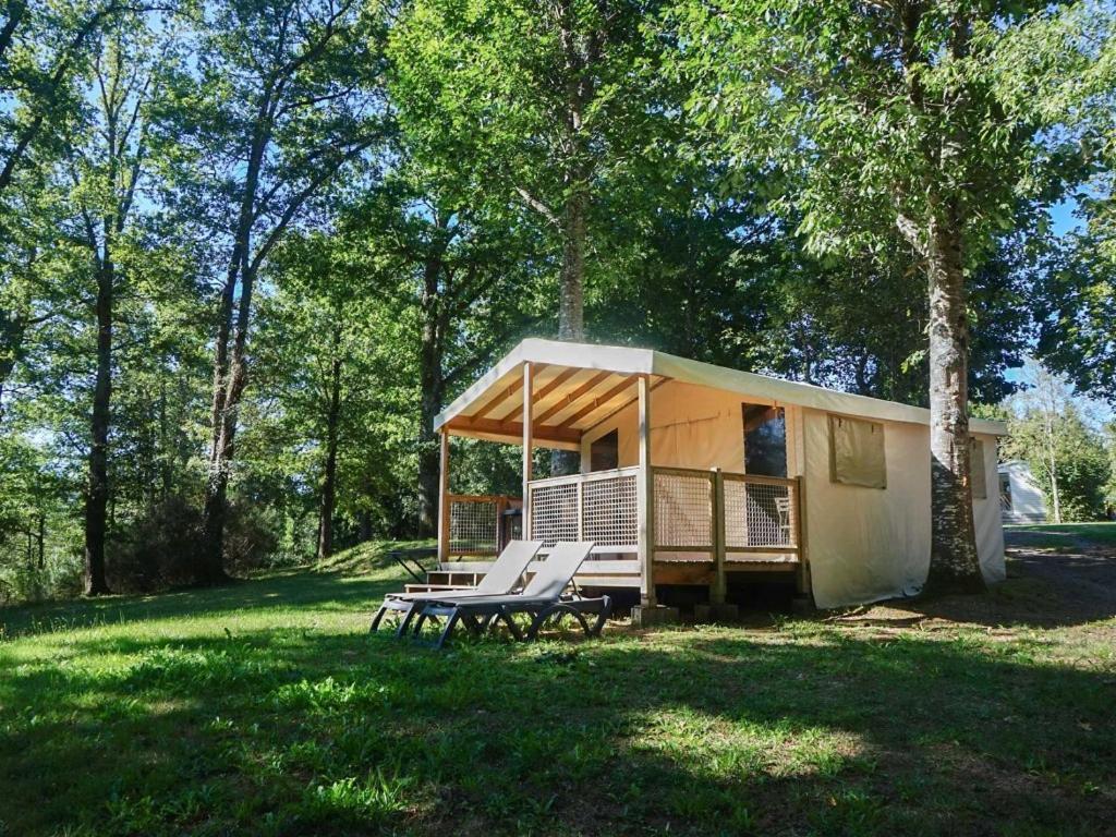 Camping Les Gorges Du Chambon Hotel Eymouthiers  ภายนอก รูปภาพ