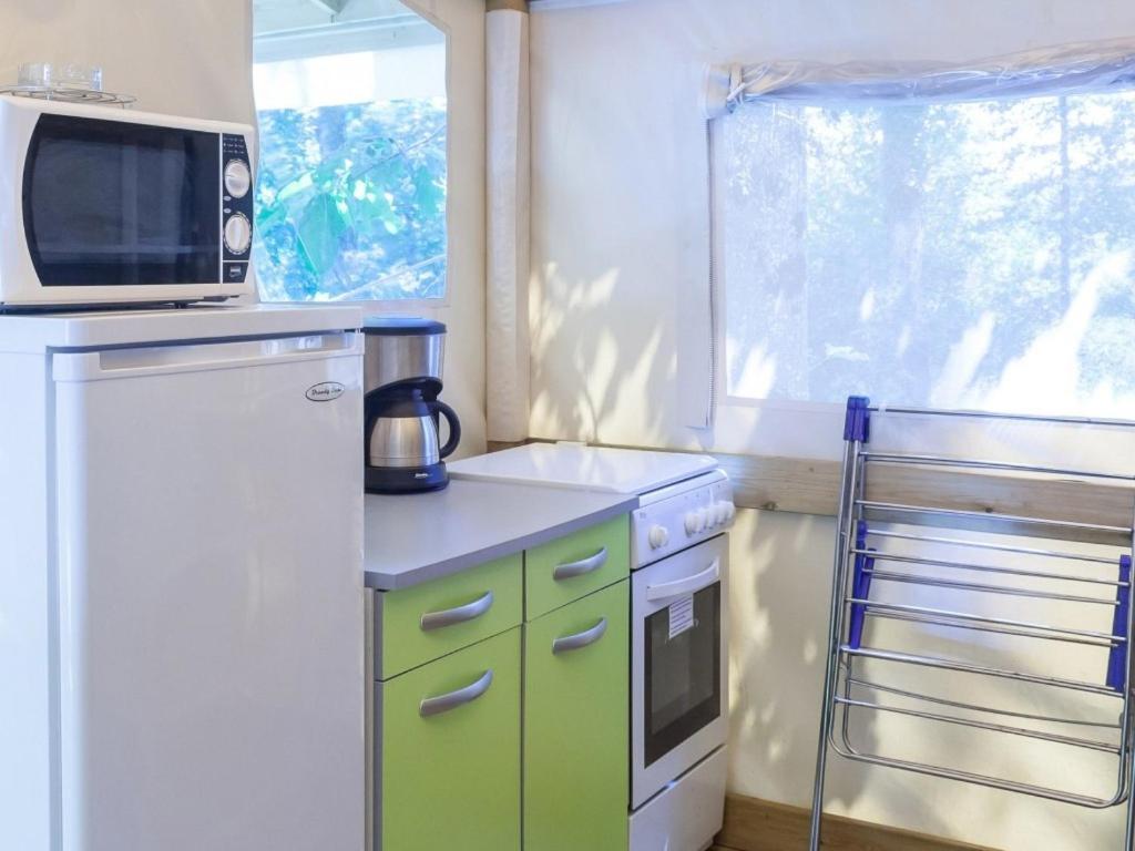 Camping Les Gorges Du Chambon Hotel Eymouthiers  ภายนอก รูปภาพ
