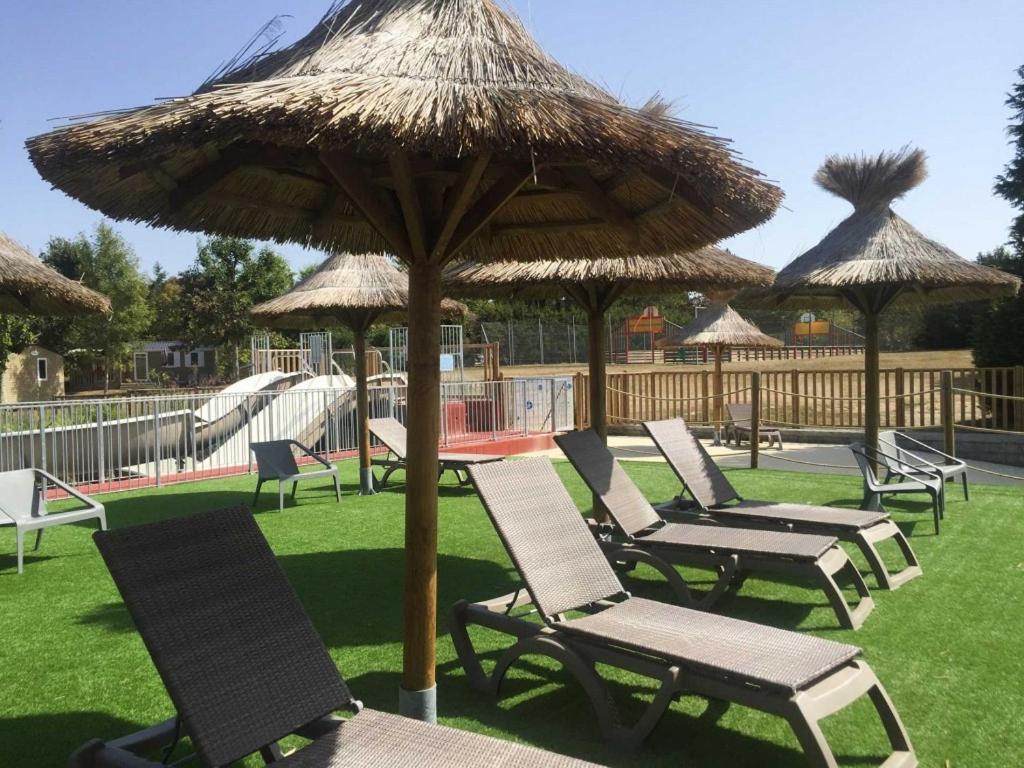 Camping Les Gorges Du Chambon Hotel Eymouthiers  ภายนอก รูปภาพ